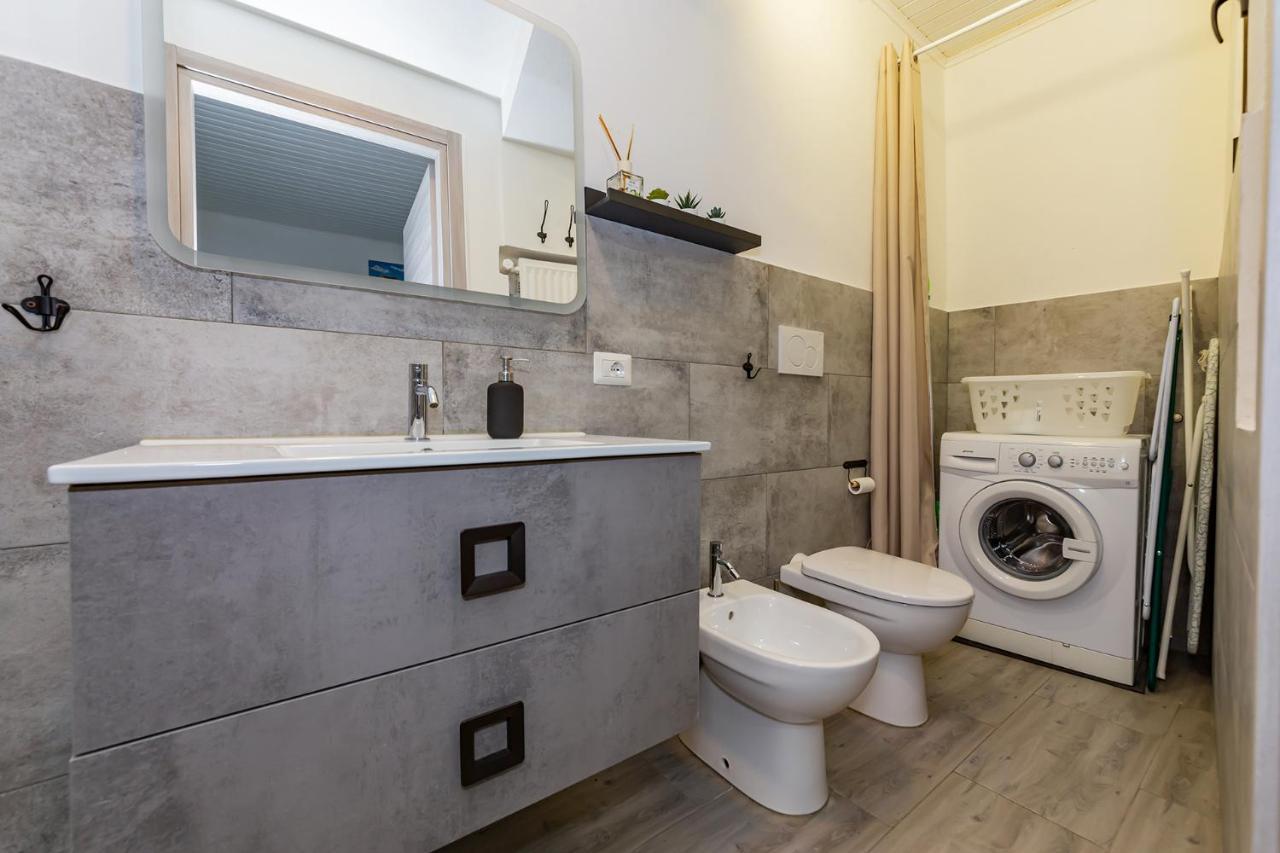 Art Design Apartment - City Center Milano Exterior foto