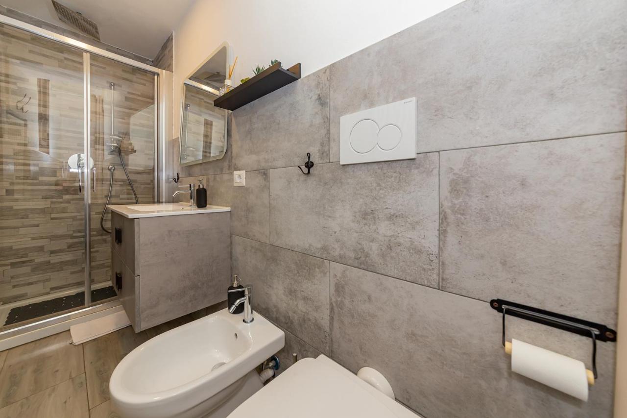 Art Design Apartment - City Center Milano Exterior foto